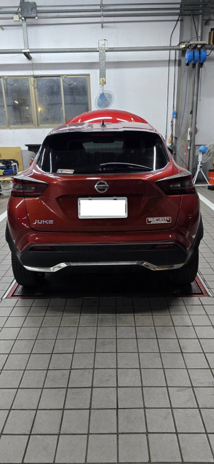 高雄大昌汽車客戶的深紅色Nissan Juke更換DLE 5W-50 24H GT3 PRO機油