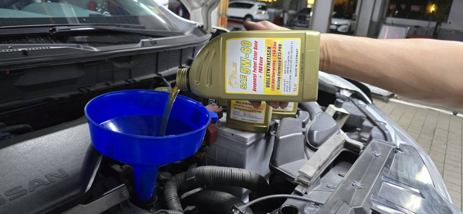 2015 Nissan X-Trail更換DLE 5W-60 24H GT3 PRO機油和IGAT G13水箱精