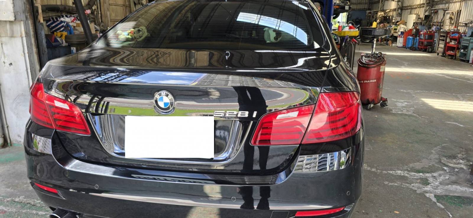 耀明汽車售出的2016年BMW 528I更換DLE 5W-50 24H GT3 PRO機油